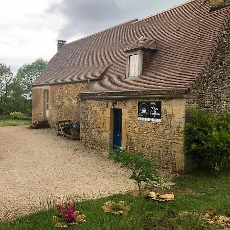 Holiday home Chez Renou Et Prosperou Maison Typique Du Sarladait Saint-Genies